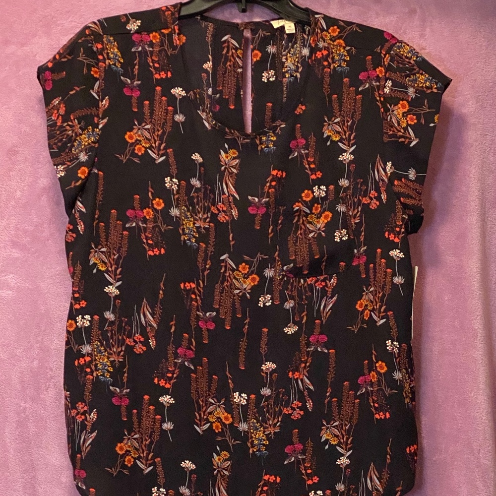 Women’s Black Floral Print Top